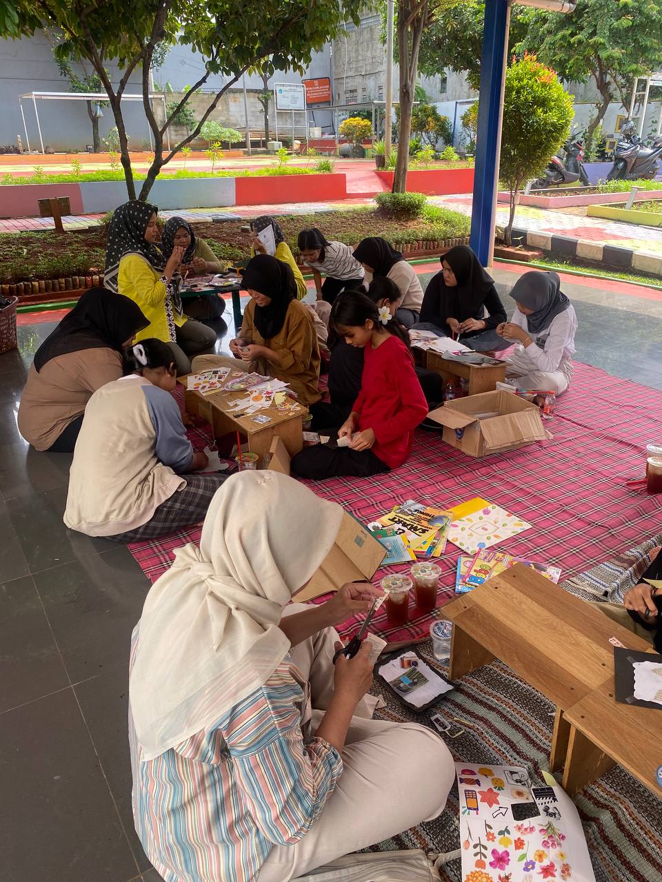 Workshop Kertas & Scrapbook Bersama RPTRA Tamplas Bambu